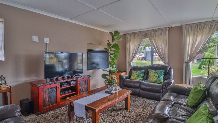 3 Bedroom Property for Sale in Hartebeesfontein Western Cape